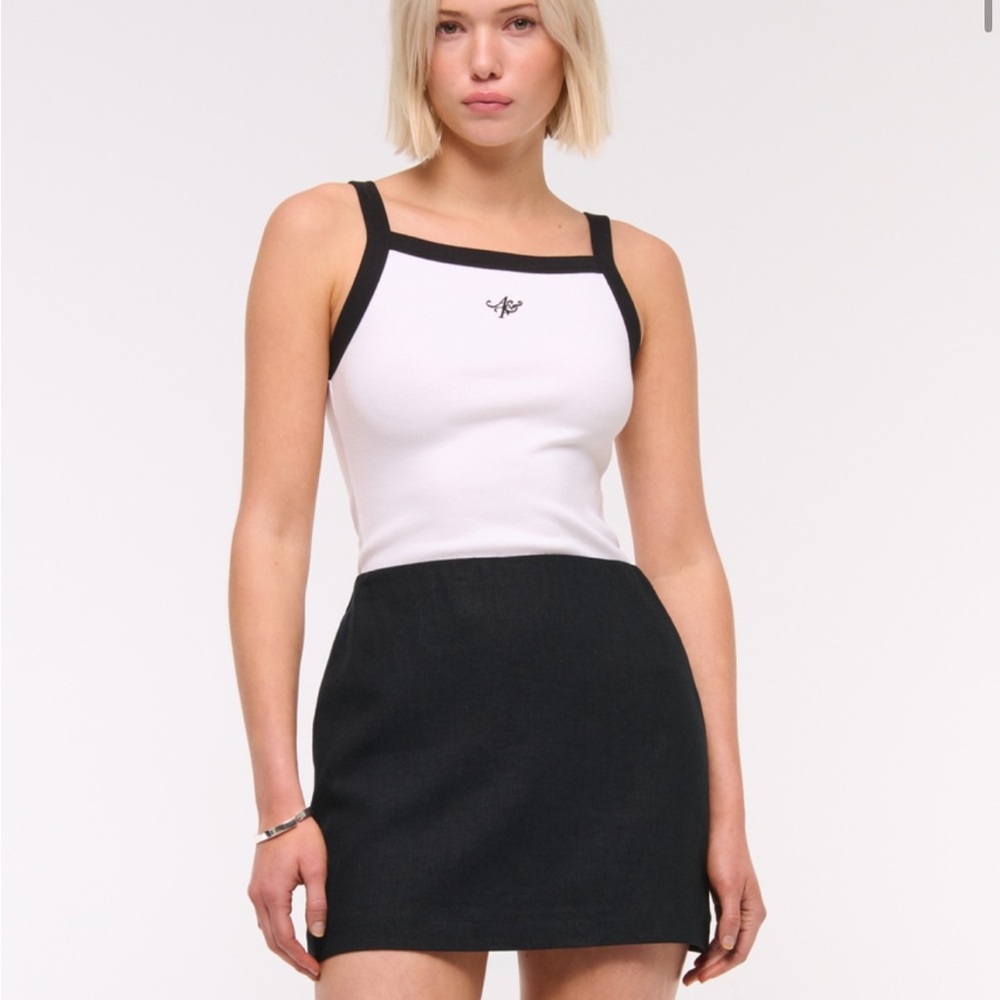 Black Mini Linen blend Skirt with shorts - High-Waist / Jupe short en lin